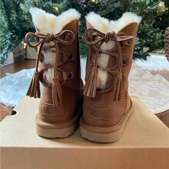 Ugg Kristabelle girls boots - Picture 3 of 5